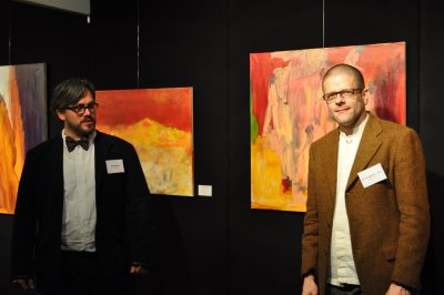 Galeristen am Messestand 400